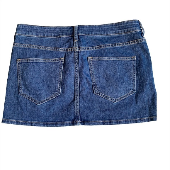 Divided H&M Size 8 EUC Pocketed Denim Jean Mini Skirt - Picture 2 of 3